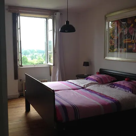 Quatre Saisons Bed & Breakfast *