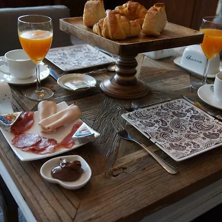 Quatre Saisons Bed & Breakfast